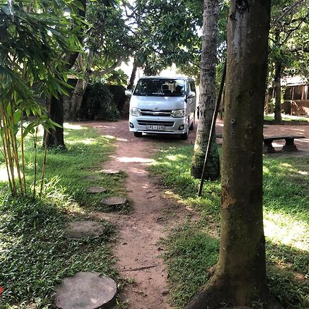 Sylvester Villa Hostel Negombo Exteriör bild