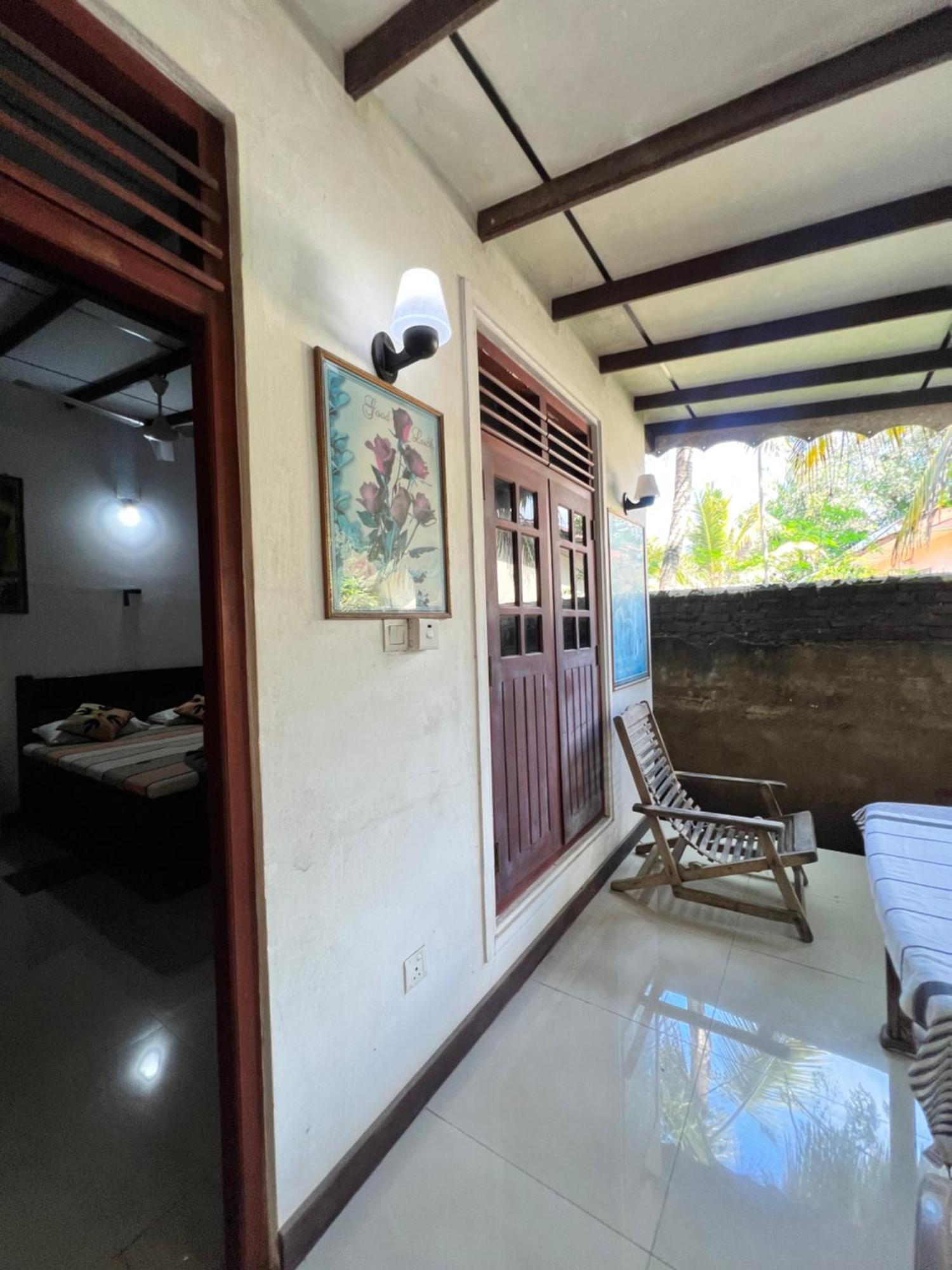 Sylvester Villa Hostel Negombo Exteriör bild