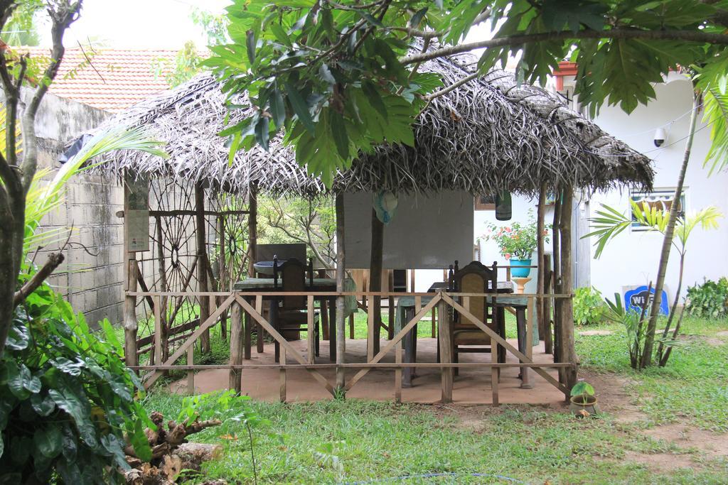 Sylvester Villa Hostel Negombo Exteriör bild